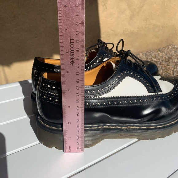 Vintage Dr. Martens black white leather wingtip Brogue Oxfords size 11 - Picture 8 of 16